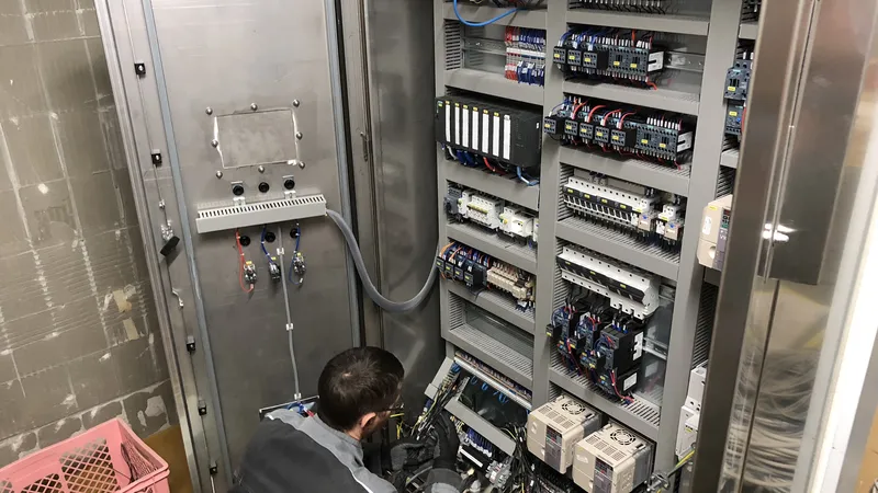Armoires electriques dans l'industrie alimentaire : exigences, normes et conseils pratiques