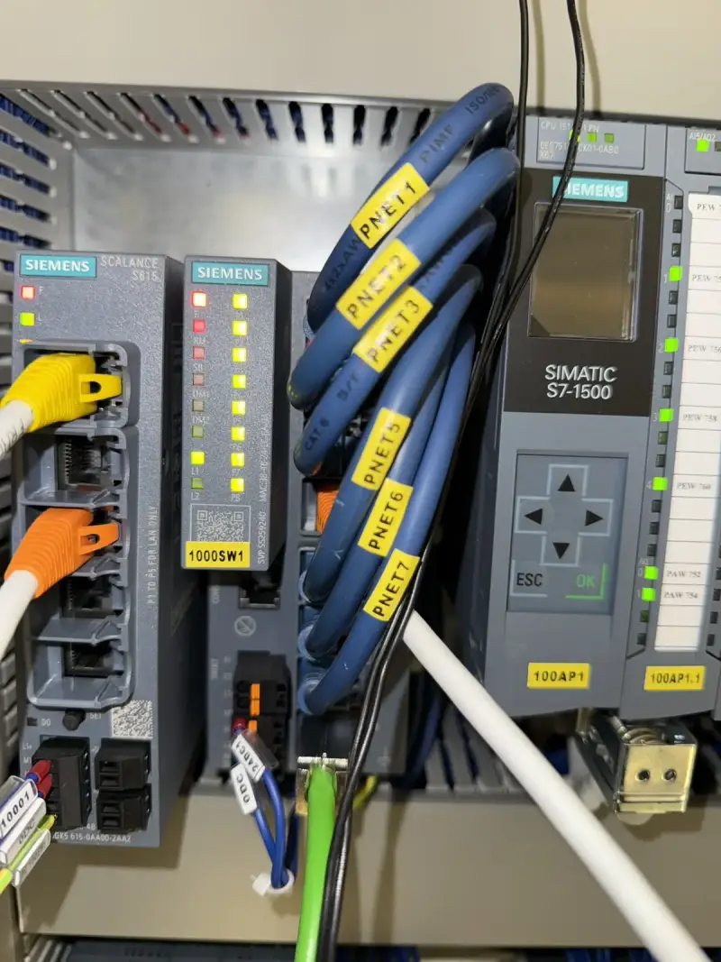 Siemens S7-1500 PLC with PROFINET cabling